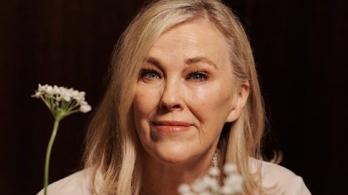 Luke Welch Catherine O Hara Children Adopted - 12 Facts About Catherine O Hara American Canadian Actress From Schitt S Creek Glamour Path