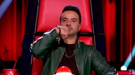 Luis Fonsi in The Voice(La Voz) as judge.