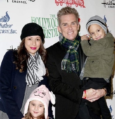 Carin Kingsland with her husband Mark McGrath and twin childre.