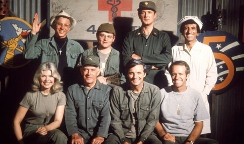  picture of M.A.S.H. cast member.