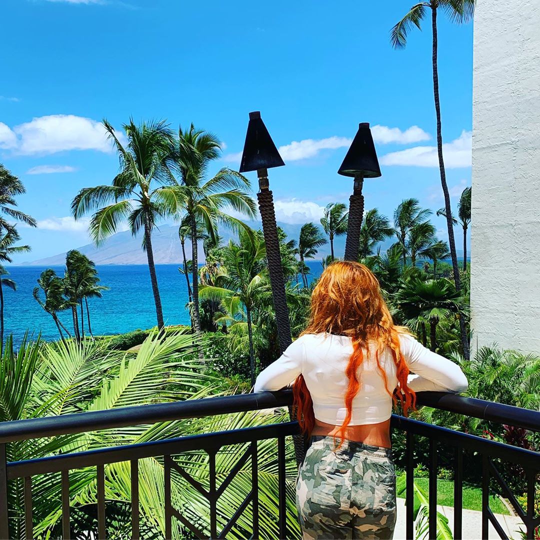 A picture of Becky Lynch enjoying her vacation in Maui.