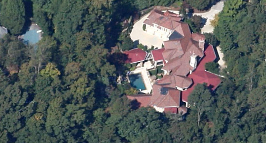 Jeff Foxworthy house satellite shot.