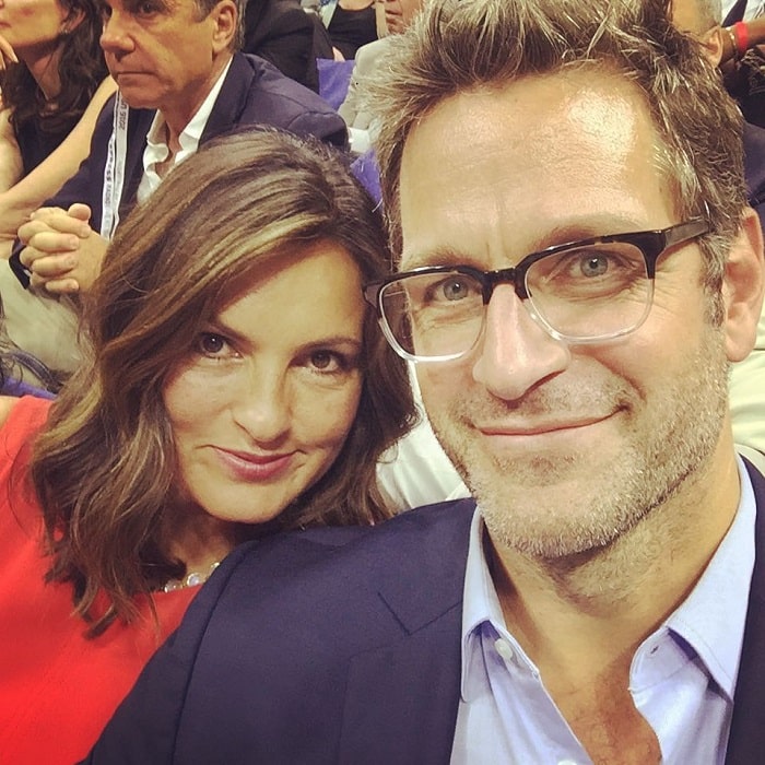 Amaya's mother, Mariska Hargitay and father, Peter Hermann taking a selfie.