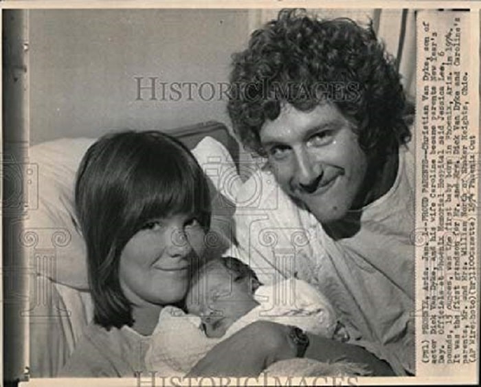 Newborn Jessica with her parents Christian and Caroline.