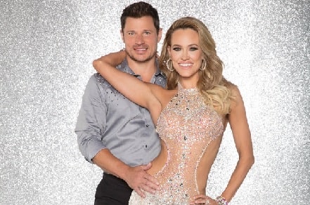 Nick Lachey with his dancing partner in 'Dancing with the Stars'.