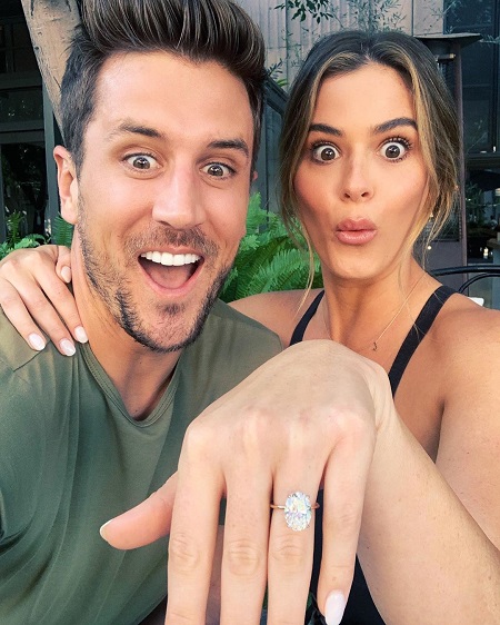 Jordan Roger's fiancee showing her diamond ring.