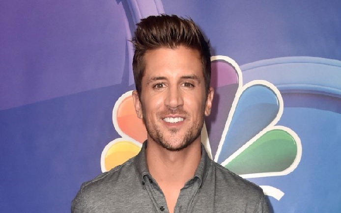 Jordan Rodgers' $2 Million Net Worth - Sports Commentator For NFL Is Rich