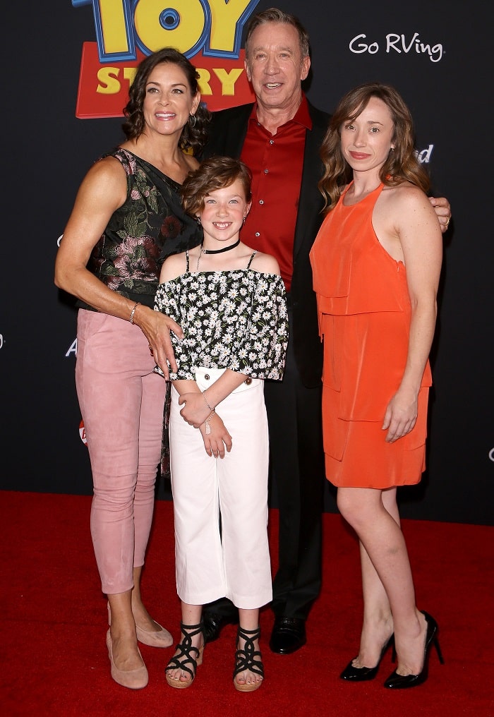 Kady with her father, step mother and half sibling, Elizabeth Allen.