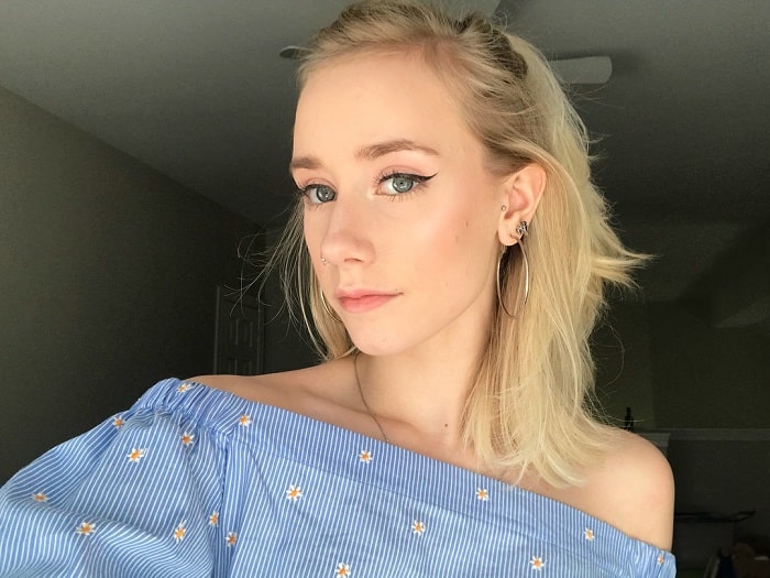 7 Facts on Tess Reinhart, Facts About Tess Reinhart - Riverdale Actress ...