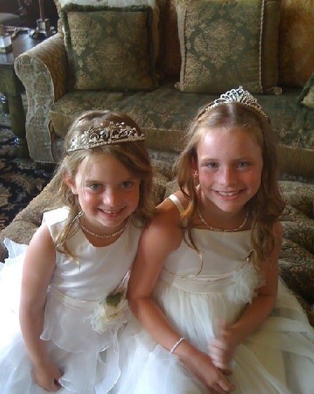 A picture of Chasey Calaway (left) with her sister Gracie Calaway (right).