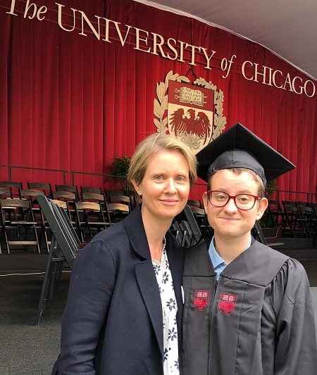 A picture of Samuel Joseph Mozes with her mom Cynthia Nixon.