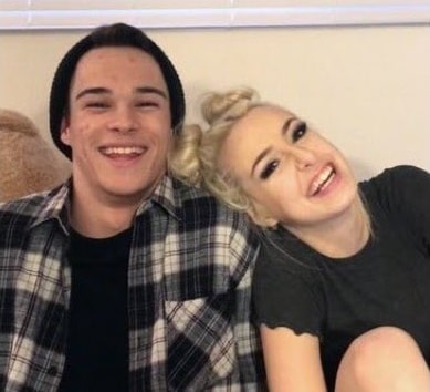 Somer Hollingsworth with his ex-girlfriend Tana Mongeau .