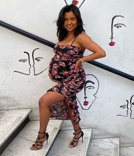 A picture of Daniel Smith fiancee Karla Anisa Karim pregnant with their child.