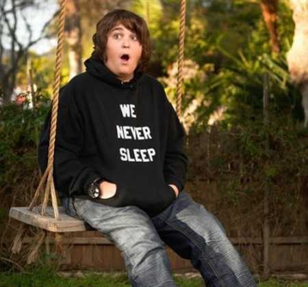 Andy Milonakis Flaunts His Hood and Jeans
