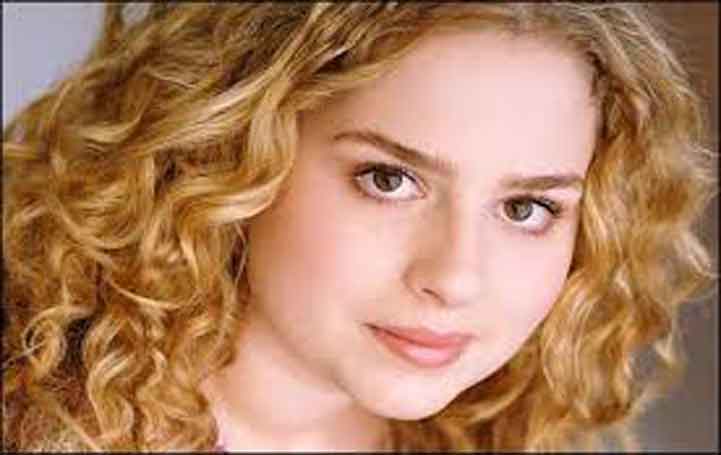 Next photo of Allie Grant