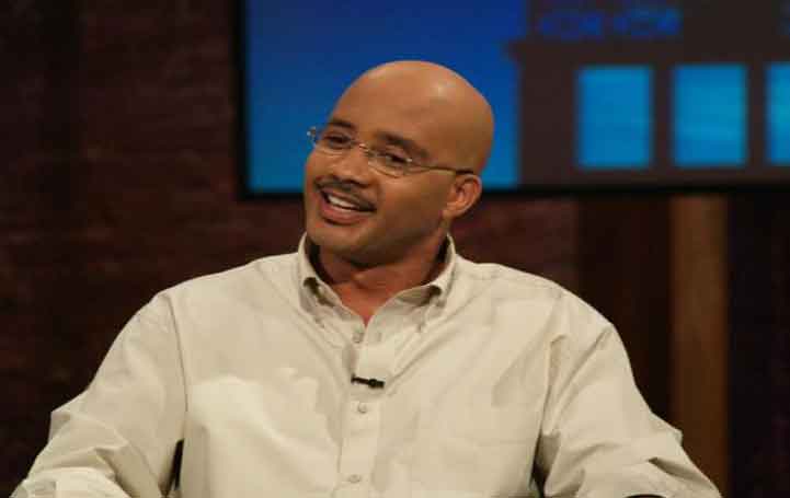 Facts About John Henton - Shocking Accident Where He Broke His Both Legs