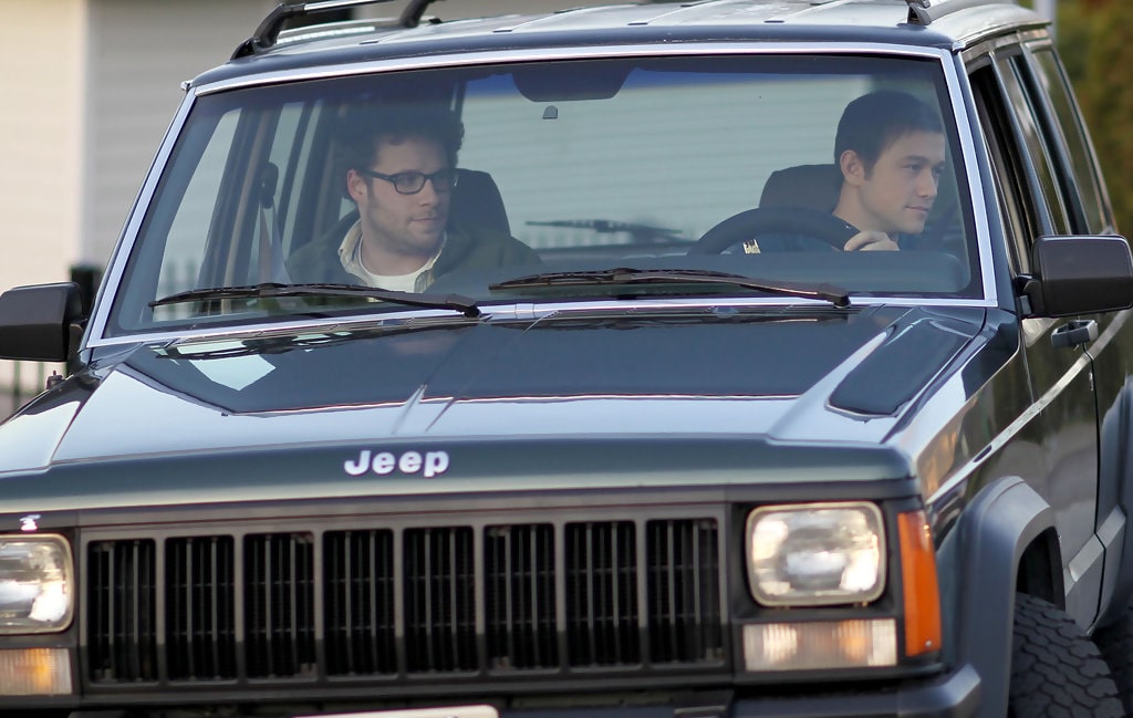 Seth Rogen in his Grand Cherokee Jeep with the actor Joseph Gordon