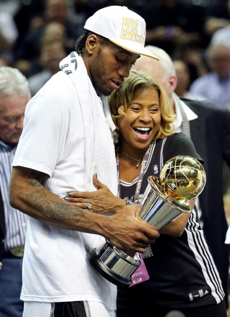 Kaliyah Leonard's father Kawhi Leonard celebrating his win with his mother