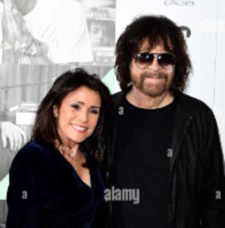 After two relationships that didn't work out, Camelia Kath is now dating British singer Jeff Lynne.