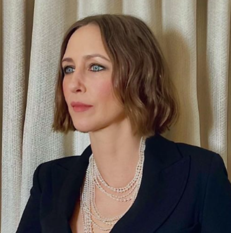 While growing up in a Ukrainian community, Vera Farmiga was deeply influenced by her parents' Ukrainian heritage. 