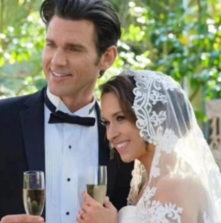 Julia Mimi Bella Nehdar's parents Lacey Chabert and David Nehdar got married on December 22, 2013, in a pretty private ceremony.