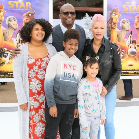 Photo of Wynfrey Crews, father Terry Crews, and mother Rebecca King-Crews, and her three siblings.