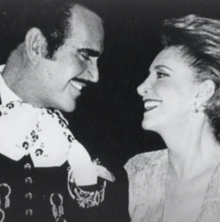 Vicente Fernández's spouse is Maria Del Refugio Abarca Villaseñor. 