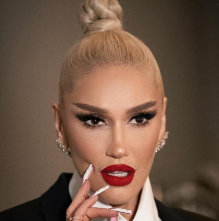 Gwen Stefani, the American musician, is not only a co-founder but also the lead singer and primary songwriter of the band No Doubt. 