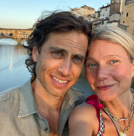  Gwyneth Paltrow is happily married to Brad Falchuk.