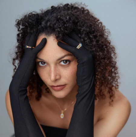 Mecia Simson is a popular English actress, model, and TV personality.