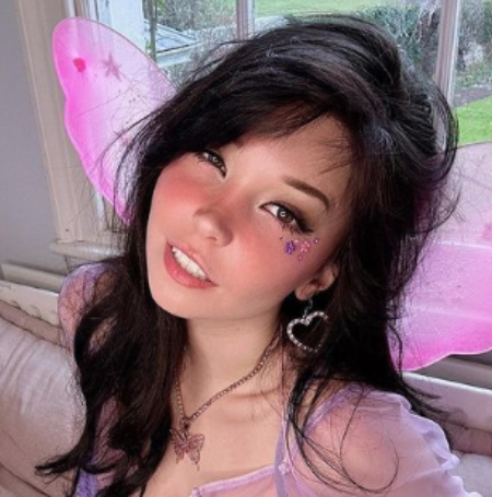 Belle Delphine started using social media in 2015 by creating an Instagram account.