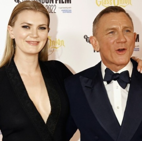 Fiona Loudon's daughter Ella Craig is with her father Daniel Craig.
